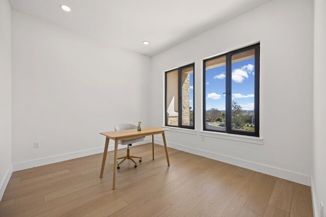 Building Photo - 1020 Mountain Leather Dr
