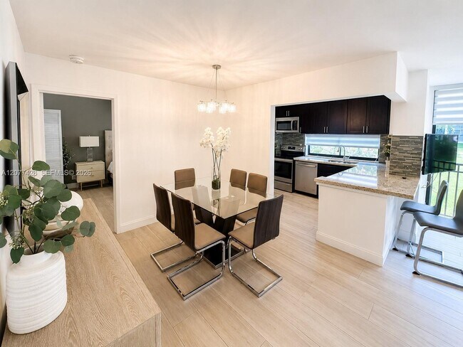 Foto del edificio - 16919 N Bay Rd