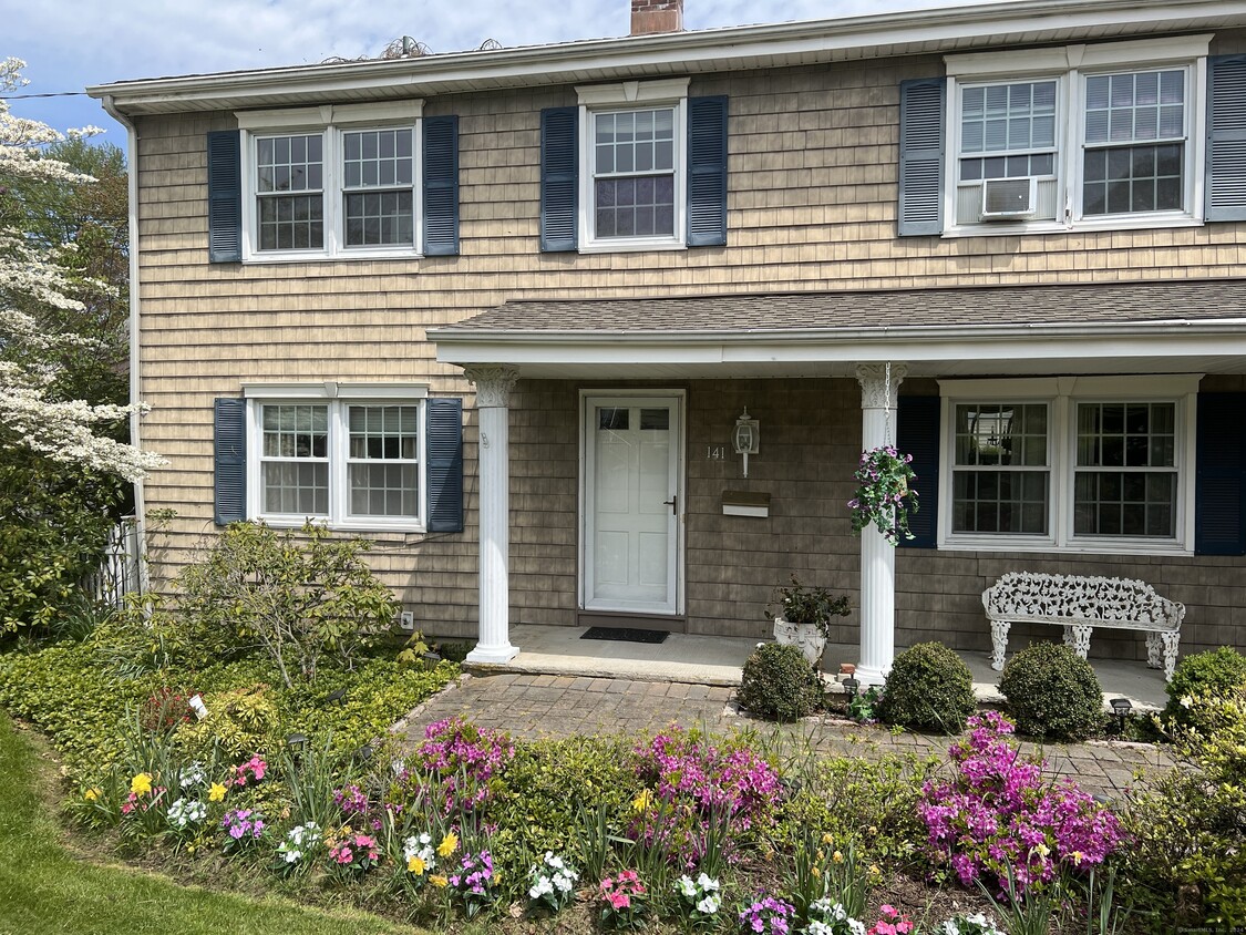 Primary Photo - 141 Flora Blvd