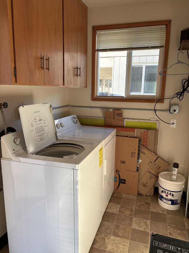 Building Photo - 1443 NW 20th St