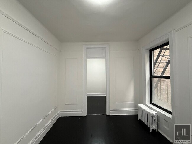 Building Photo - YORK AVENUE