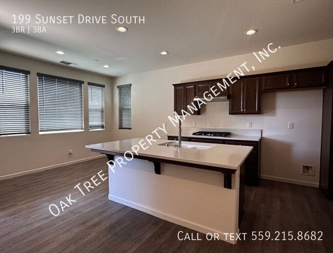Building Photo - 199 Sunset Drive S