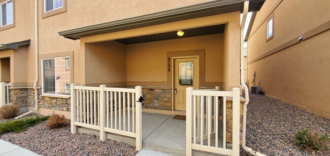 Building Photo - Amazing 3/3/2 Town Home in Gated Community!!!