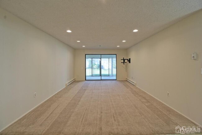 Building Photo - 137 Cistus Plaza
