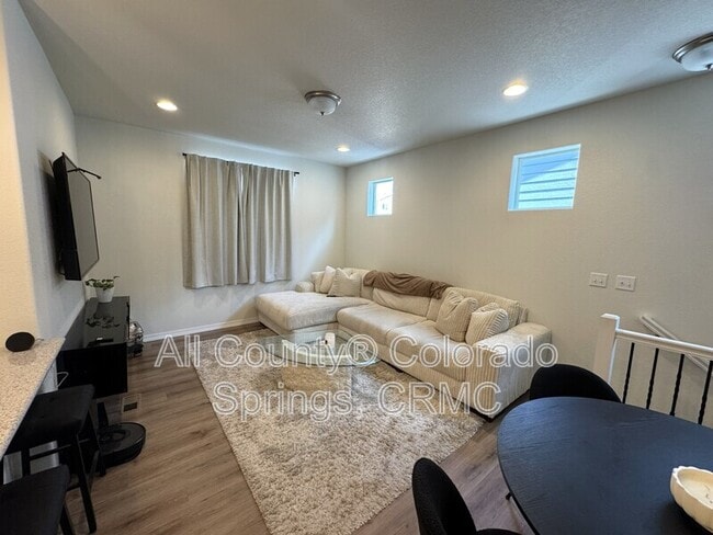 Building Photo - 7421 Marbled Wood Pt