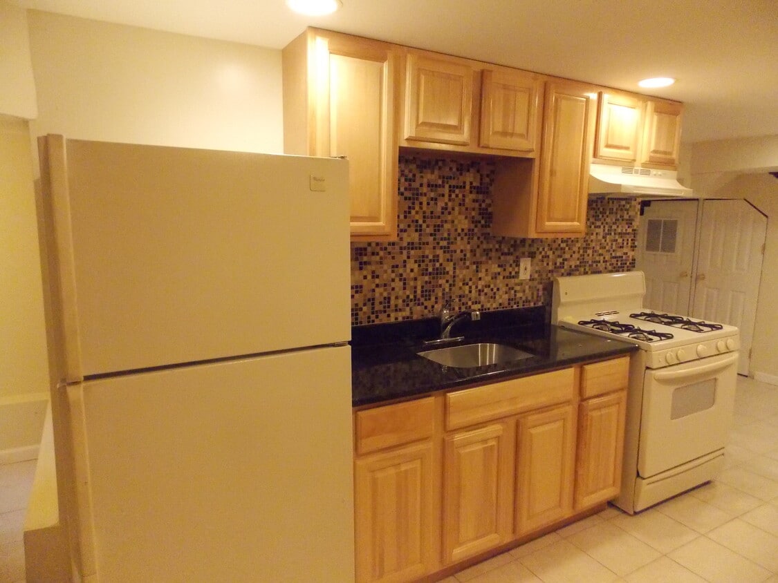 Kitchen - 2839 N Calvert St (Baltimore, MD)