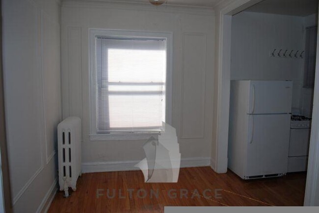 Building Photo - 1317 W Estes Ave