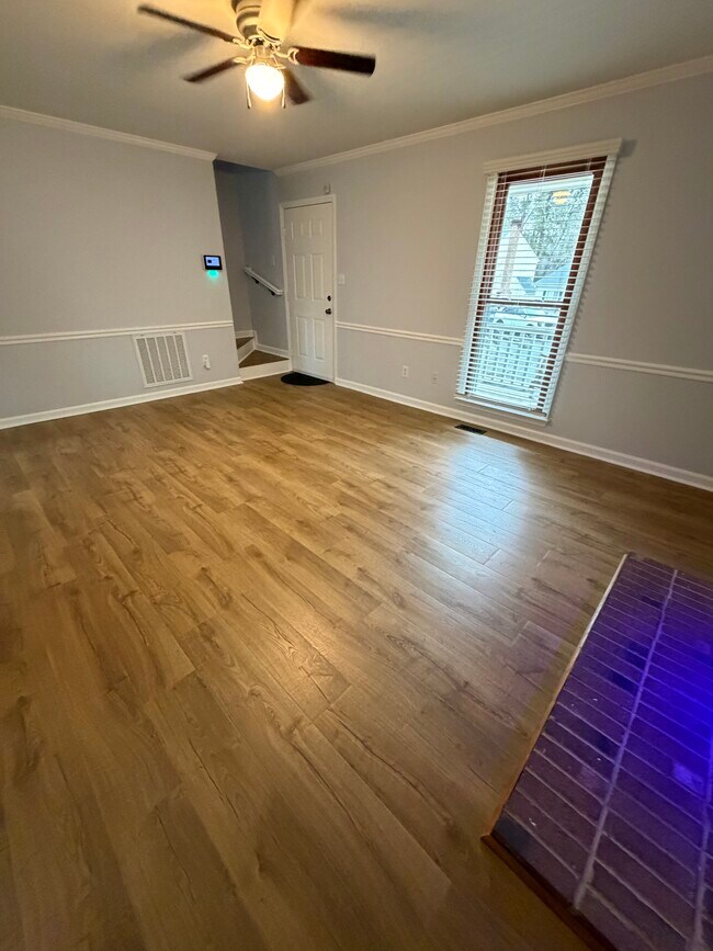 Foto del edificio - 4616 Draper Rd