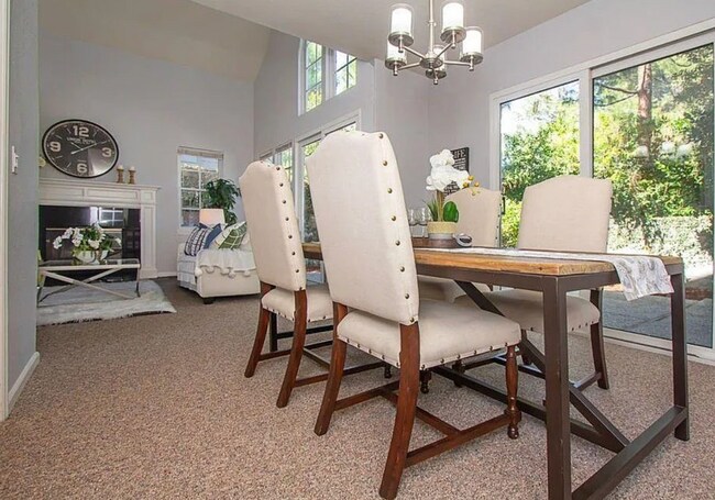Foto del edificio - Bright and airy home in the beautiful Redwood Shores
