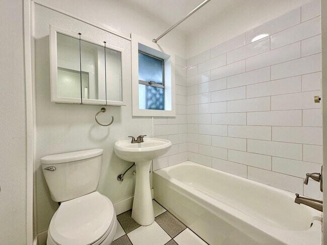 Foto del edificio - 412 35th Ave S