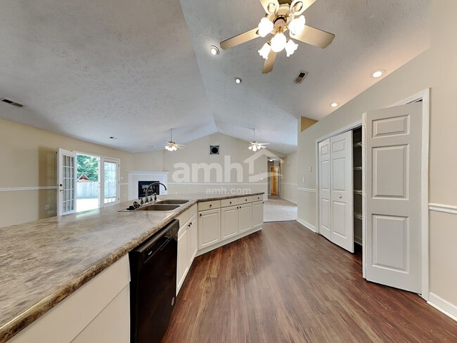 Foto del edificio - 209 Jones Rd