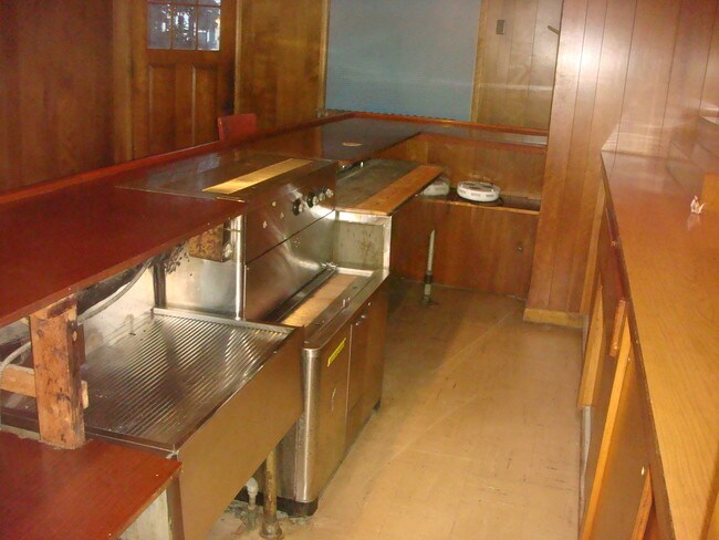 Building Photo - 81 Erie St