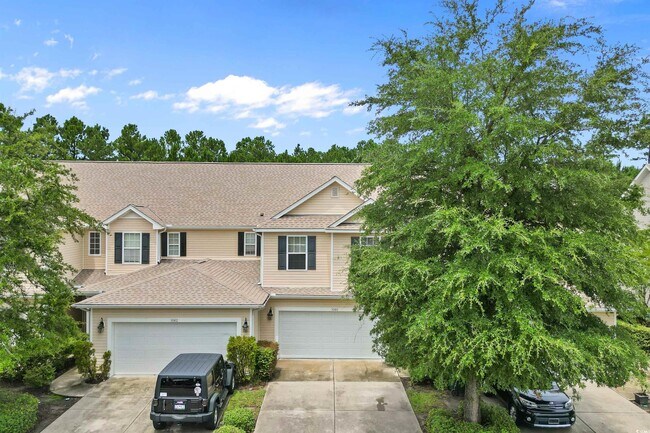 Building Photo - 1060 Fairway Ln