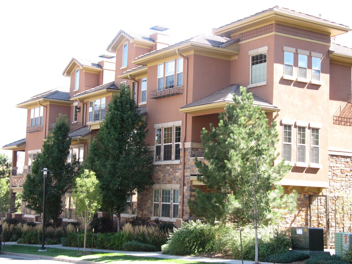 10152 Inverness Main St, Englewood, CO 80112 Townhome Rentals in
