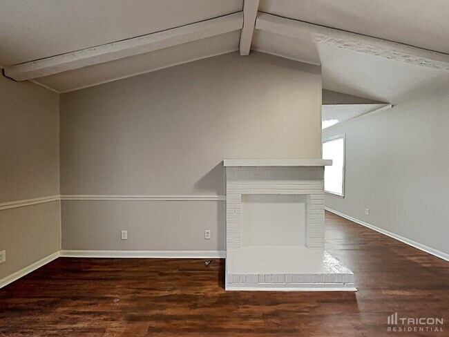 Foto del edificio - 6273 Branch Hill Cir