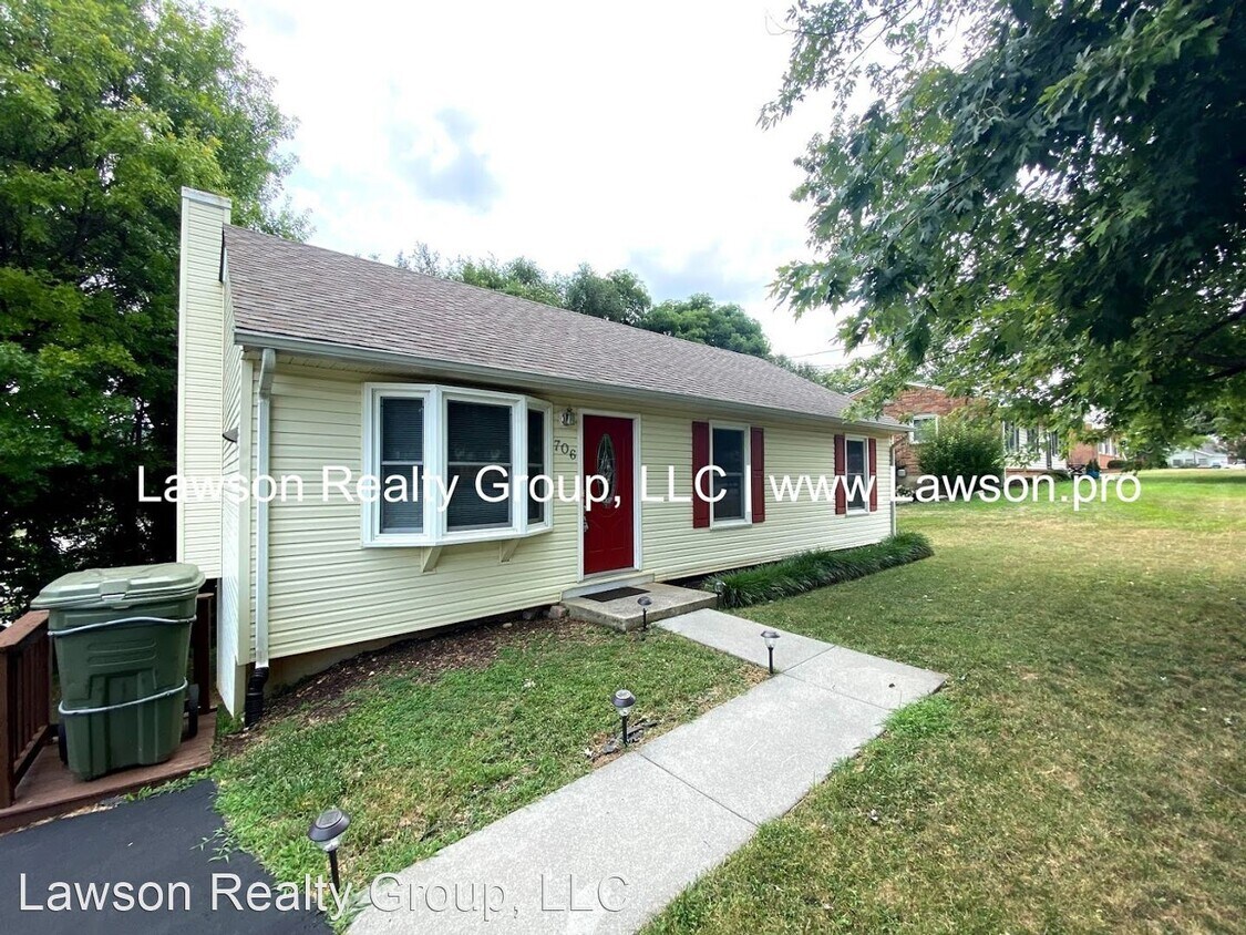 Primary Photo - 3 br, 2 bath House - 706 Catawba Dr.