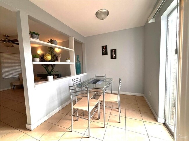 Foto del edificio - 9 Upas Ave