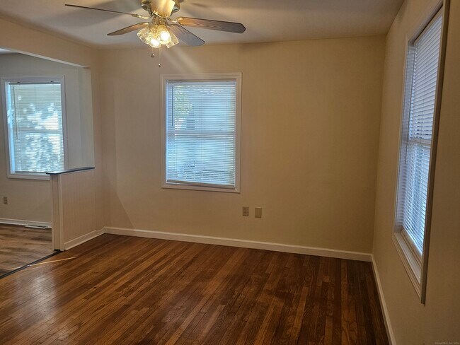 Building Photo - 47 Village Cir