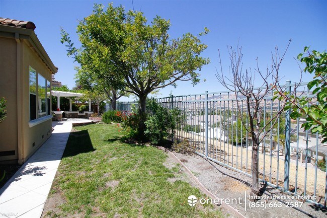 Building Photo - 3 br, 3.5 bath House - 5470 Arezzo Dr -