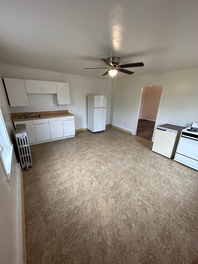 1088 Milltown Rd Unit 3, Verona, PA 15147 Apartments in Verona, PA