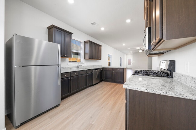 Building Photo - 15502 Caramel Spgs Dr