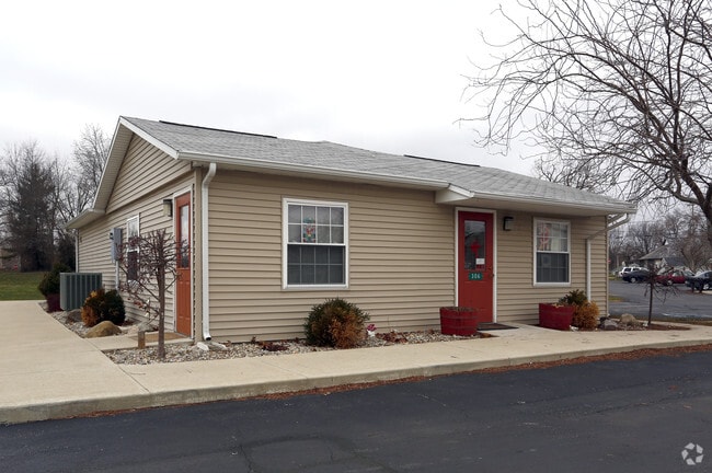 Building Photo - Lincolnwood Estates