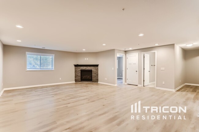 Foto del edificio - 4147 Blakewood Dr