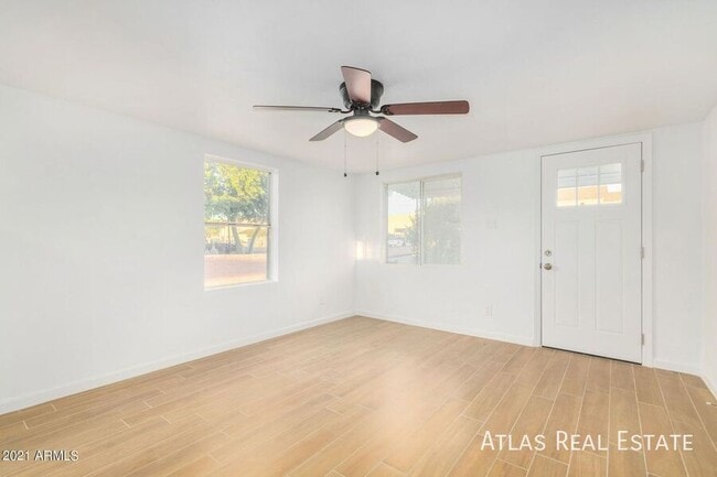 Photo - 444 S Delaware St Apartment