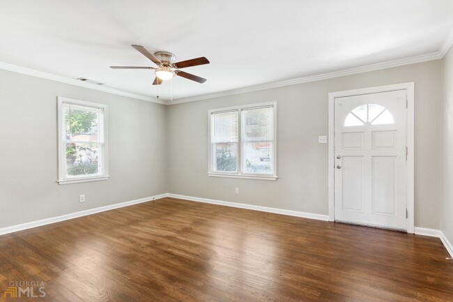 Foto del edificio - 820 Berkeley Ave NW