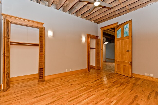 Foto del edificio - 1326 W Madison St