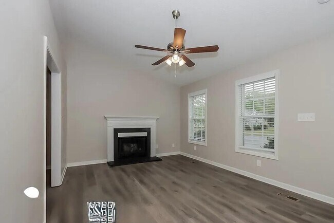 Foto del edificio - 2021 Brantley Creek Dr