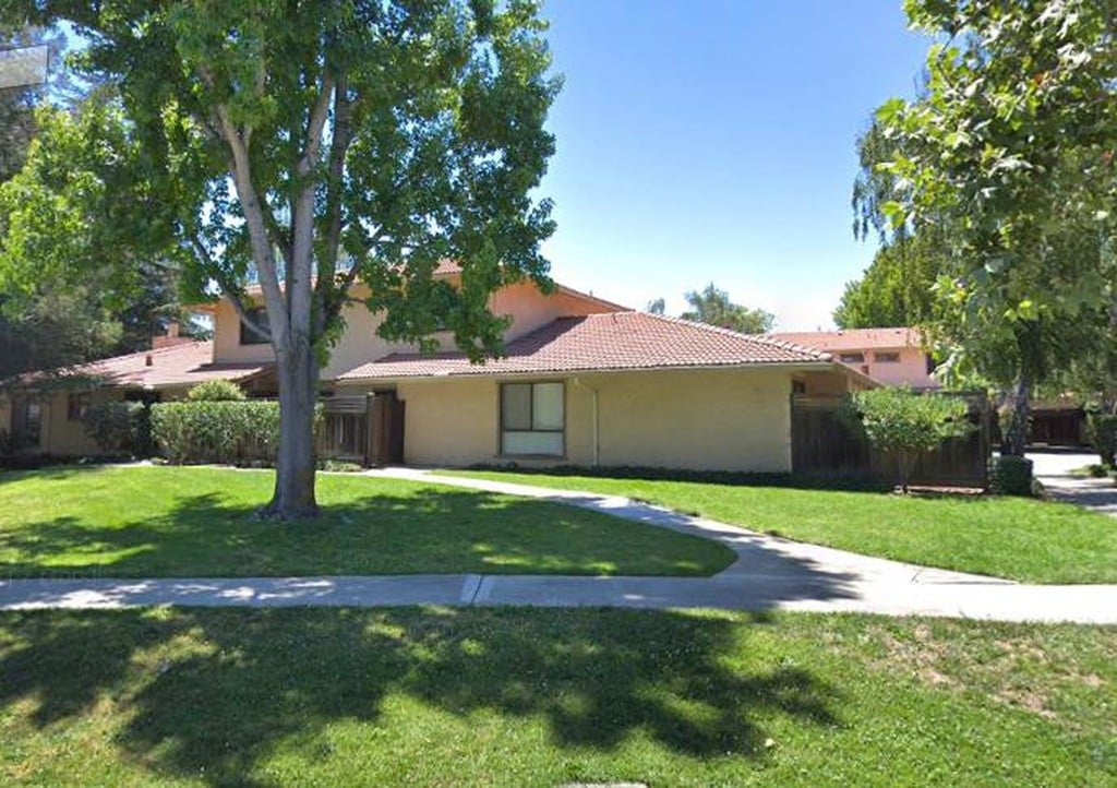Primary Photo - 131 Peach Terrace