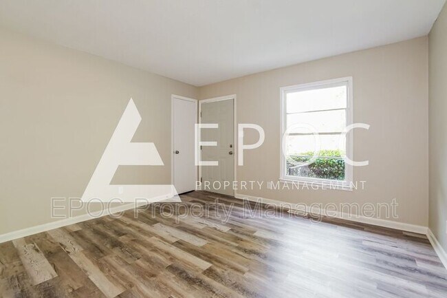 Building Photo - 802 Ashley St