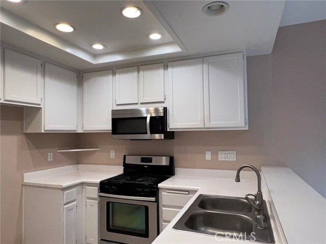 Building Photo - 17 Goldenrod