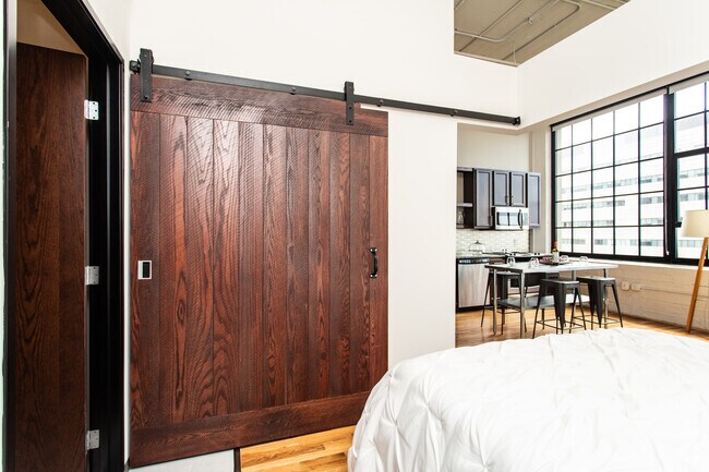 1BR, 1BA - 563-593 SF - A Loft - The Julian