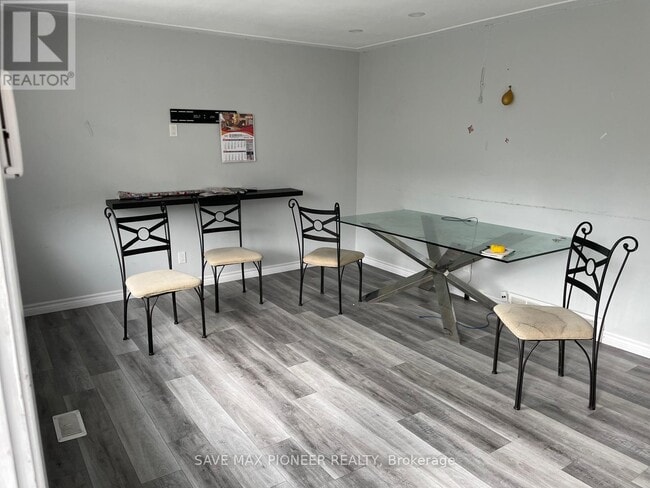 Building Photo - 136 Appel St