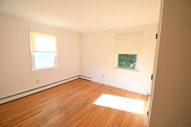 Foto del edificio - 313 Burnt Plains Rd