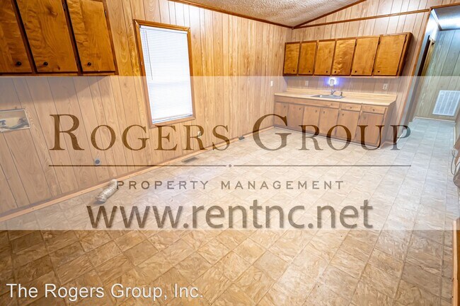 Building Photo - 3 br, 1 bath House - 247 Denver St.
