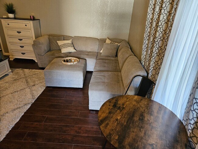 Foto del edificio - 909 Changason Way