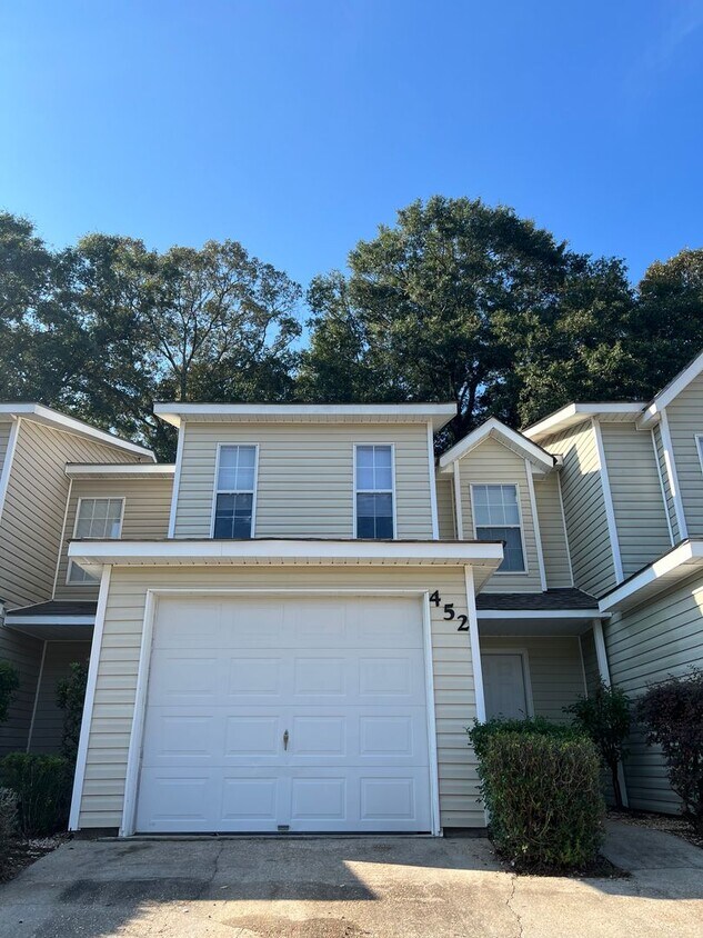 452 Sandy Oak Dr, Enterprise, AL 36330 Townhome Rentals in Enterprise