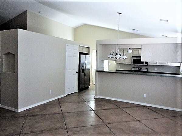 Foto del edificio - 2408 Tompiro Drive NW