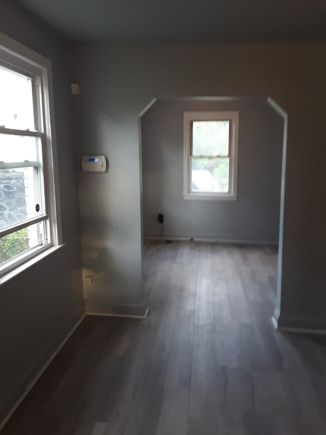 Building Photo - 1545 42nd St SE