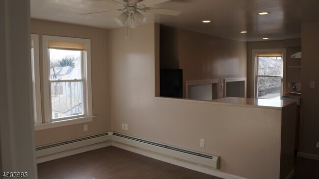 Foto del edificio - 245 Ampere Pkwy