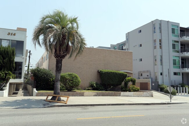 Building Photo - 320 S Oxford Ave