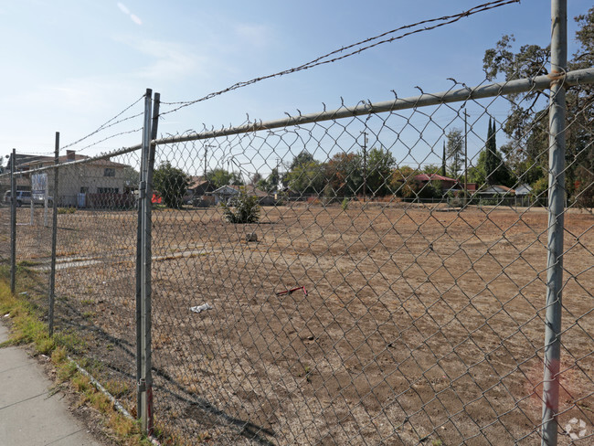 Building Photo - 541@South Tower & Cedar Heights