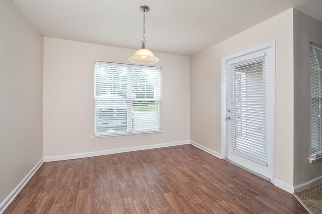 Living Room - Cardinal Pointe at the Highlands