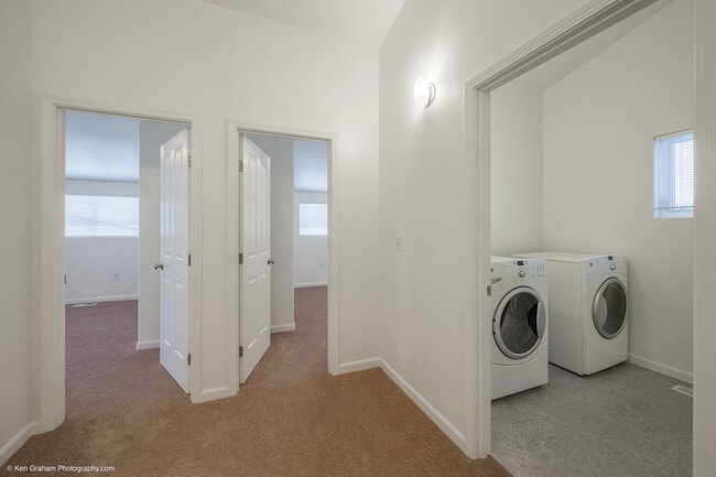 Building Photo - 2013 Salmonberry Pl