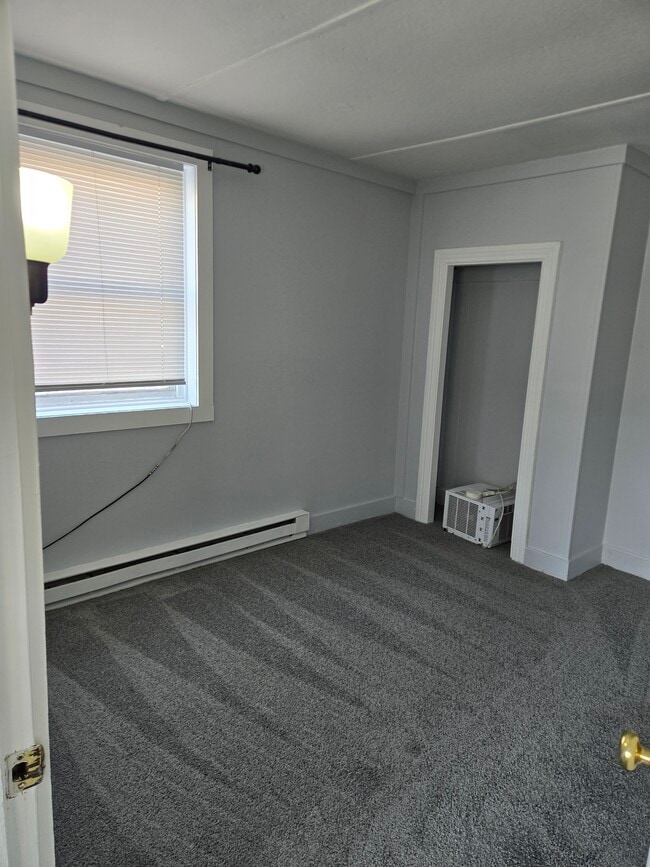 Building Photo - 354 Cherry St