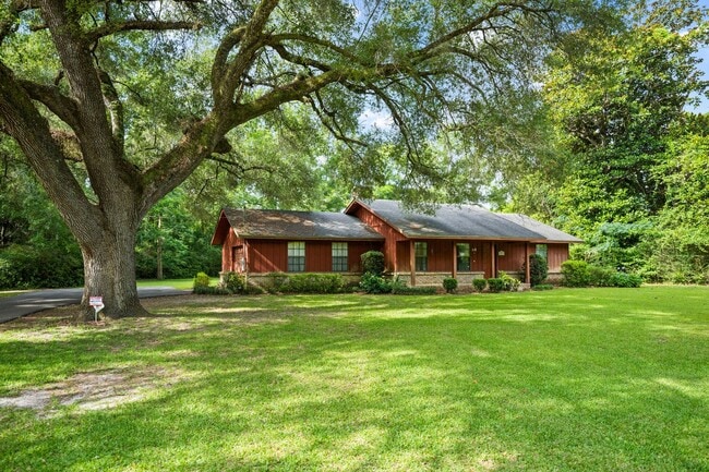 Building Photo - 18050 Steele Dr