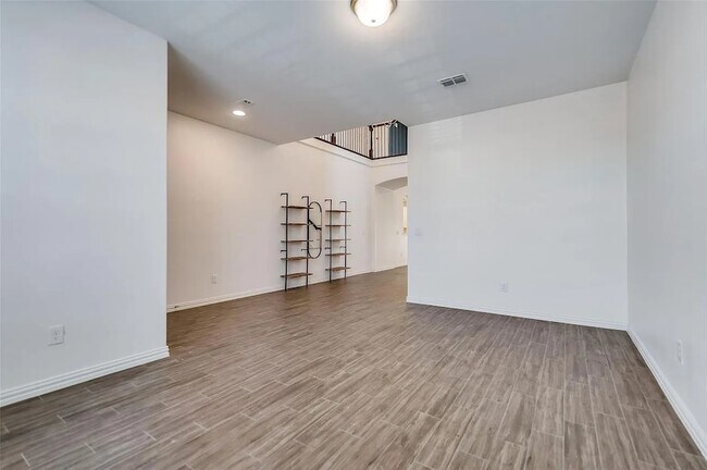 Foto del edificio - 1726 Cherub Cheer Row